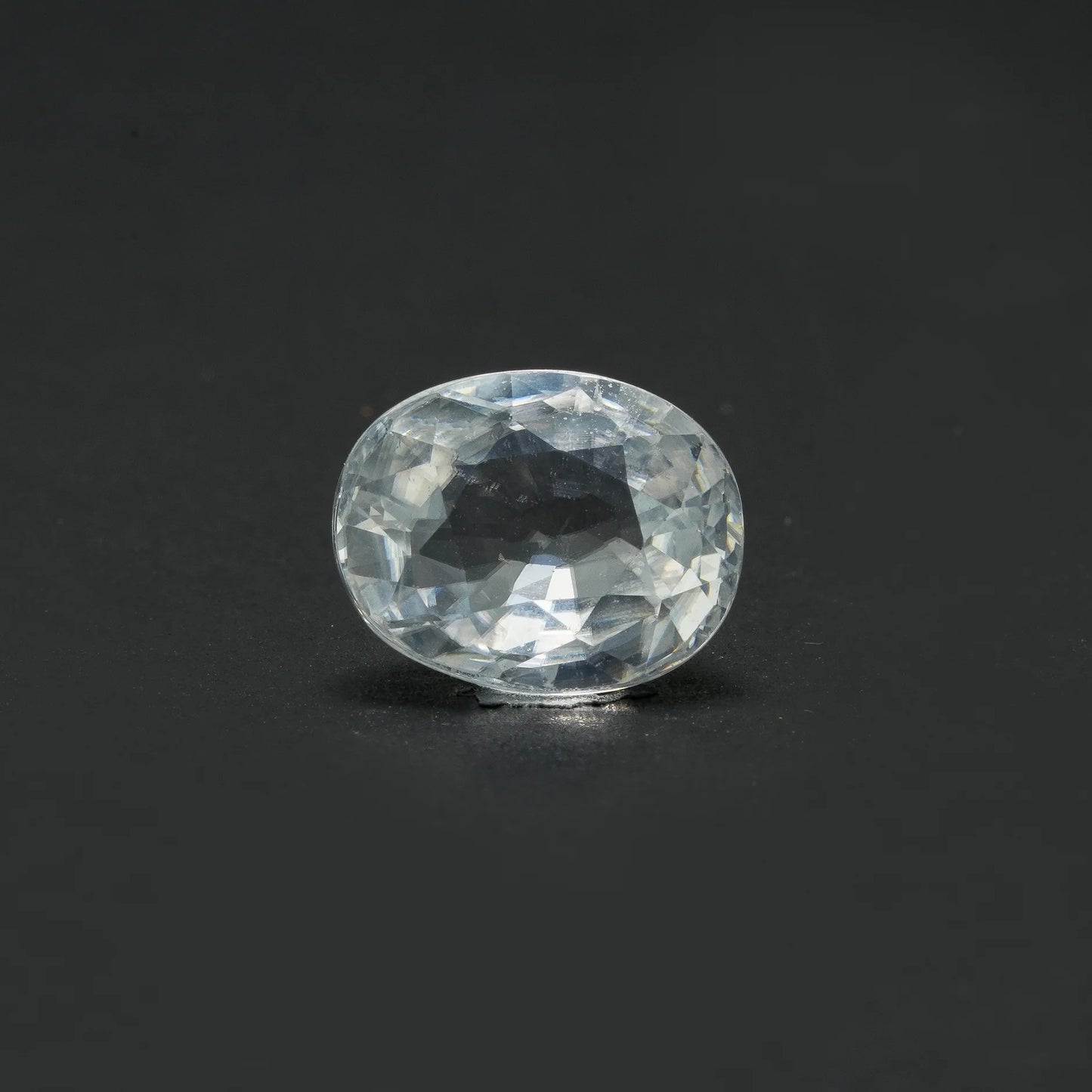 NATURAL WHITE TOPAZ - 6.00 CARATE