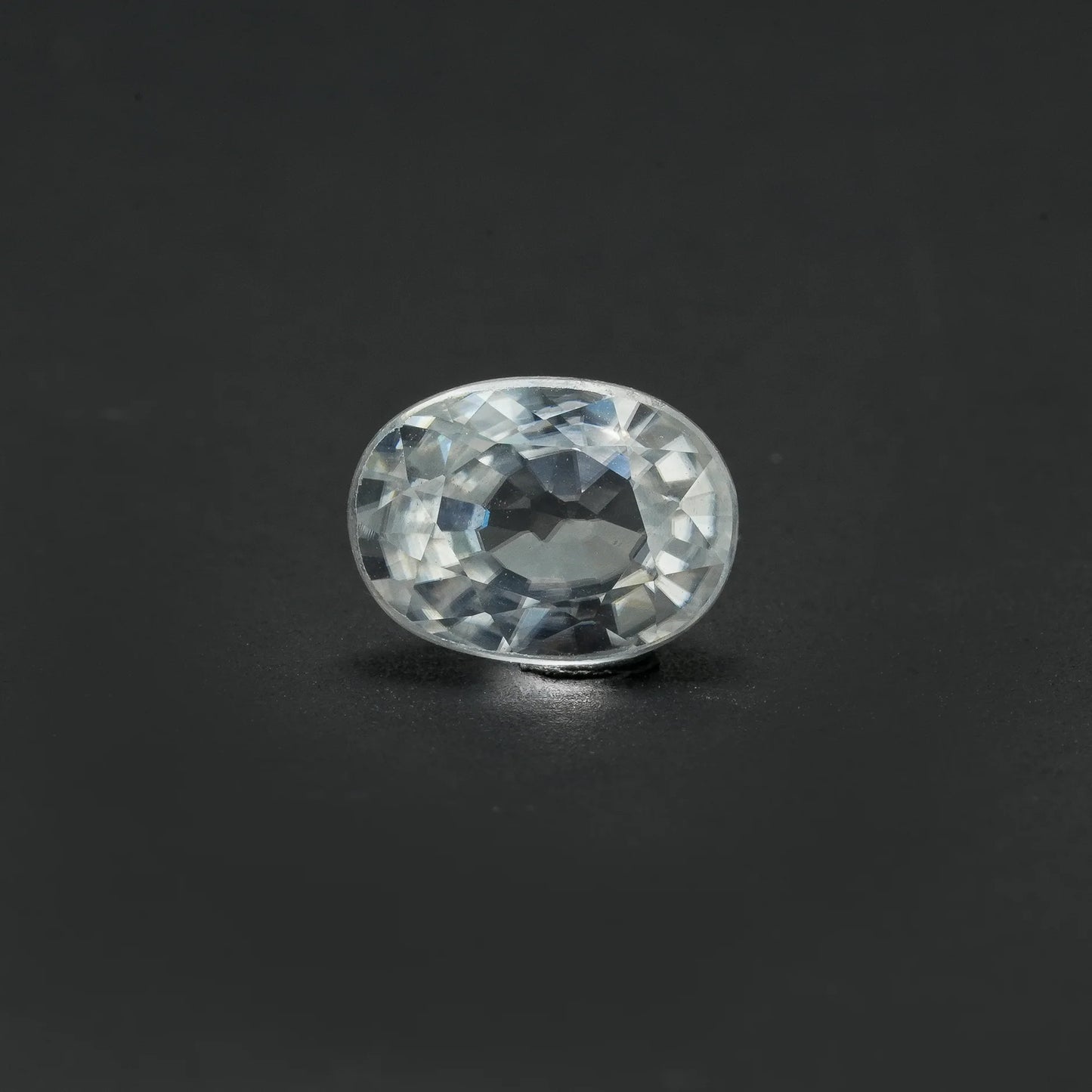 NATURAL WHITE TOPAZ - 6.25 CARATE