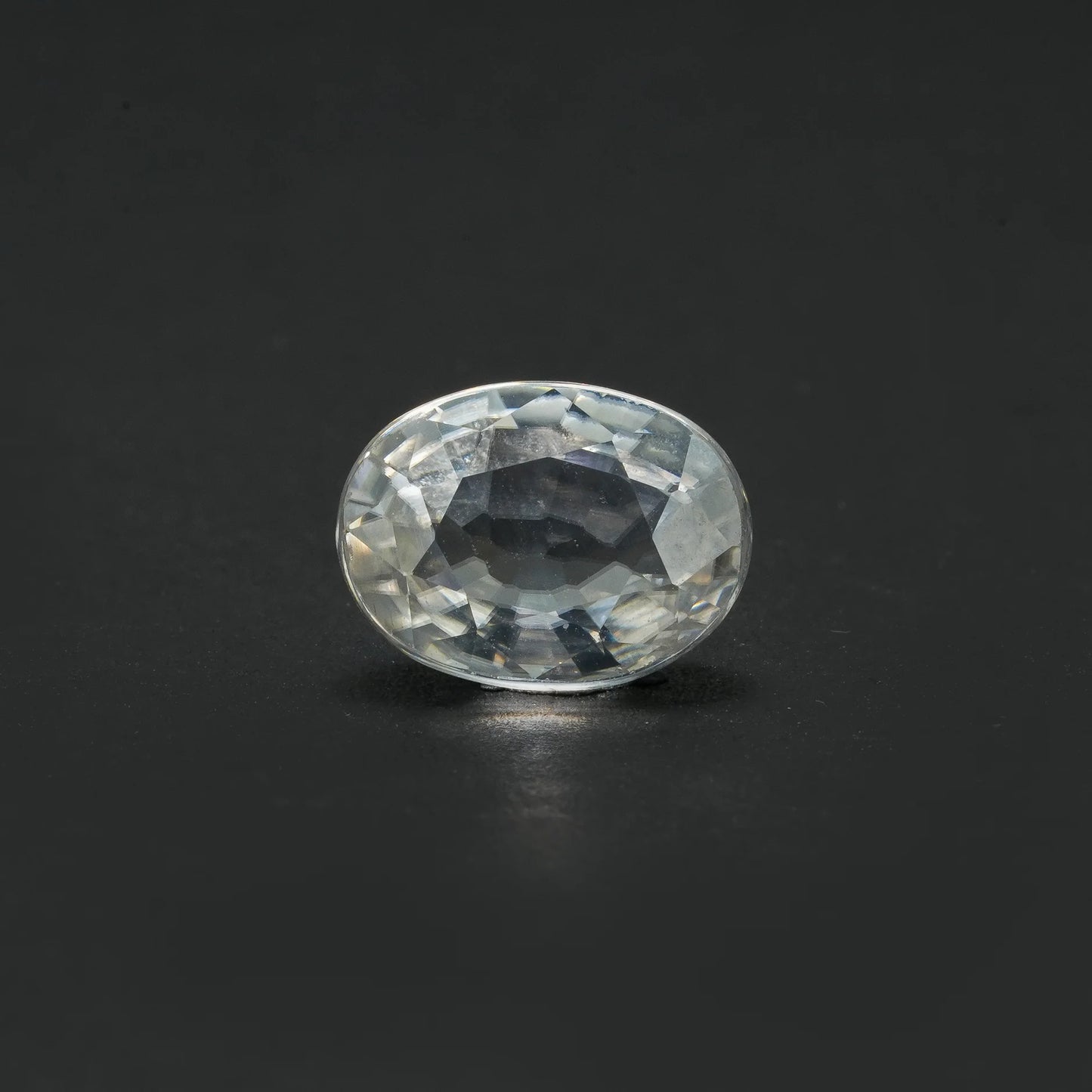 NATURAL WHITE TOPAZ - 7.00 CARATE