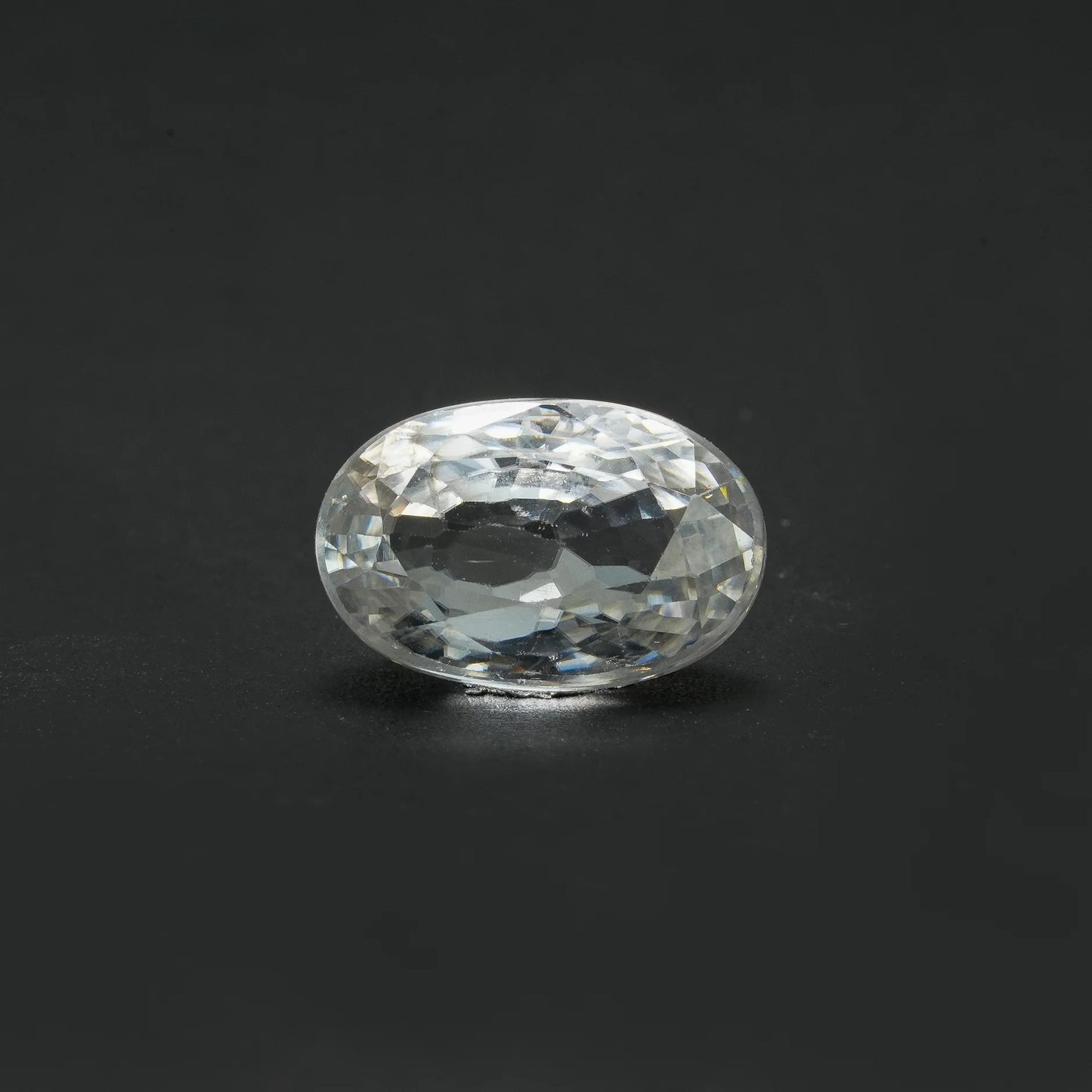 NATURAL WHITE TOPAZ - 9.00 CARATE