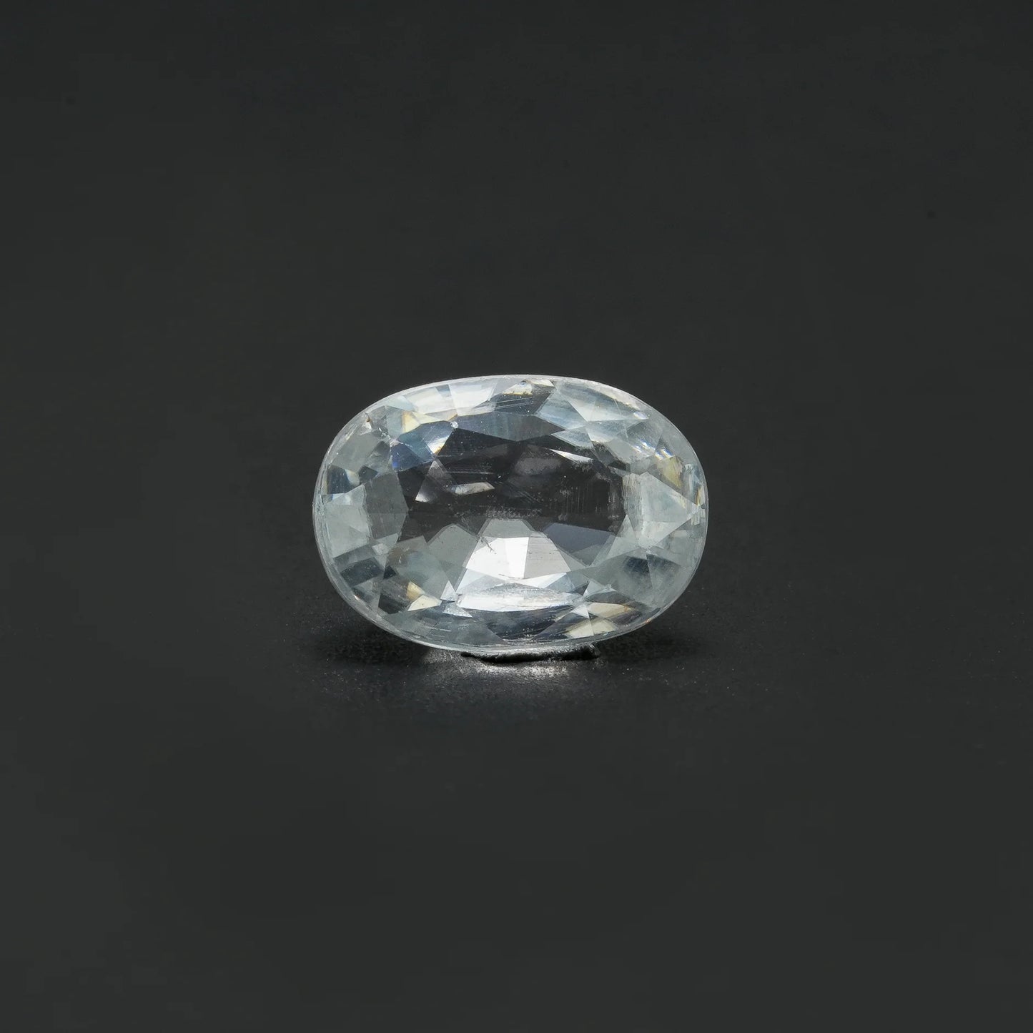 NATURAL WHITE TOPAZ - 7.25 CARATE