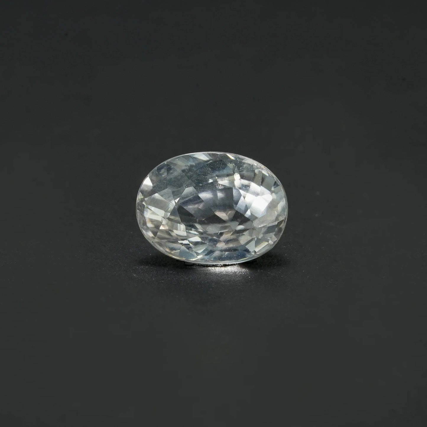 NATURAL WHITE TOPAZ - 8.00 CARATE