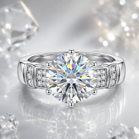 Round Cut Moissanite Diamond Engagement Ring in 925 Silver