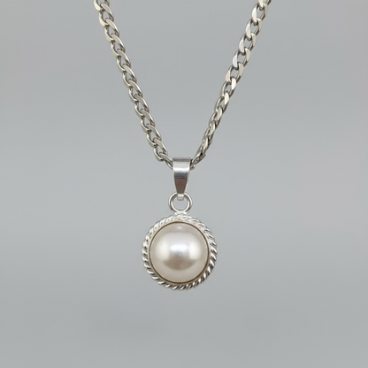 NATURAL PEARL PENDANT MOON