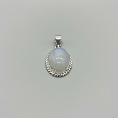 NATURAL WHITE MOONSTONE PENDANT FOR MOON