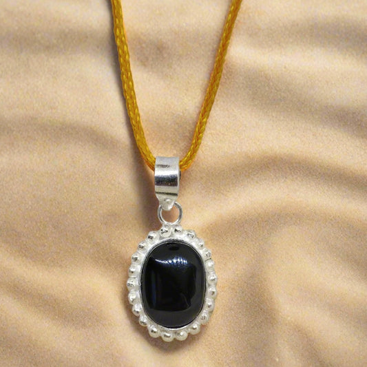 BLACK HAKIK WITH PENDANT
