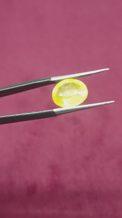 NATURAL YELLOW SAPPHIRE(PUKHRAJ|| 4.92 CARATE || LAB CERTIFIED